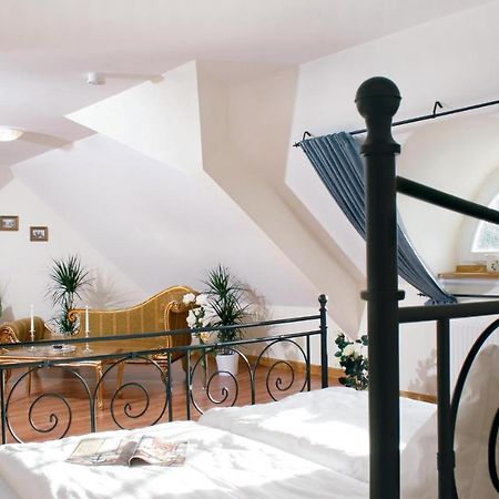 Herrenhaus Luebbenow エクステリア 写真