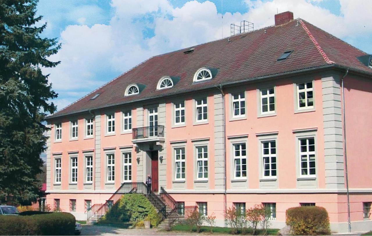 Herrenhaus Luebbenow エクステリア 写真