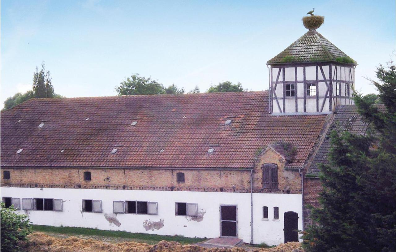 Herrenhaus Luebbenow エクステリア 写真